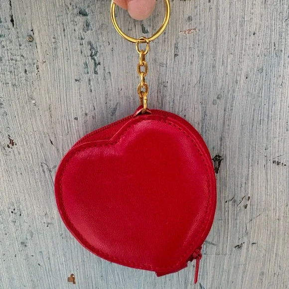 Heart-shaped purse charm/key ring that is a tiny little coin purse itself - Picture 6 of 7